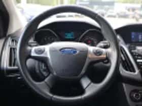 Ford Focus (2013) thumbnail 53