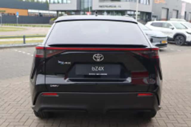 Toyota bZ4X (2026) thumbnail 4