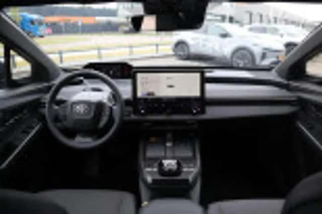 Toyota bZ4X (2026) thumbnail 66