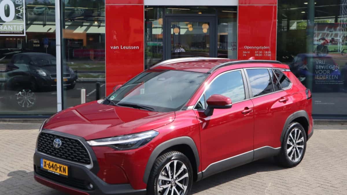 Toyota Corolla (2023) — foto 1