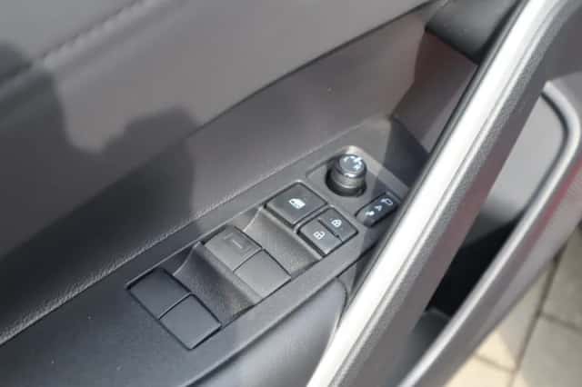 Toyota Corolla (2023) thumbnail 25