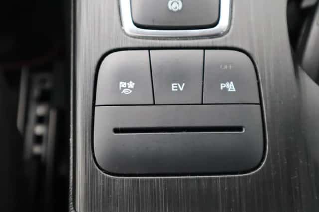 Ford Kuga (2021) thumbnail 39