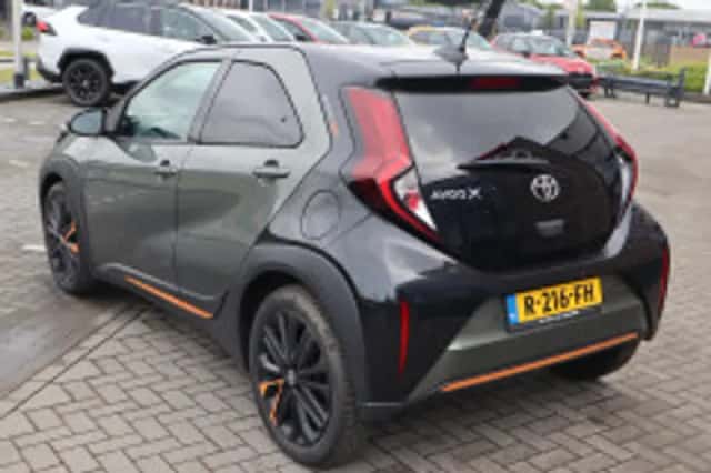 Toyota Aygo (2022) thumbnail 3