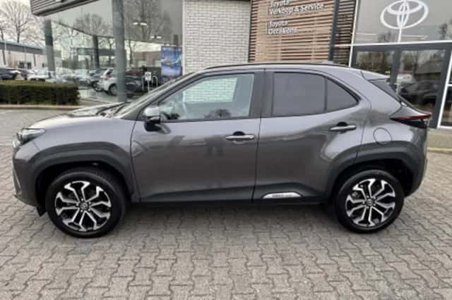 Toyota Yaris Cross (2025) thumbnail 2