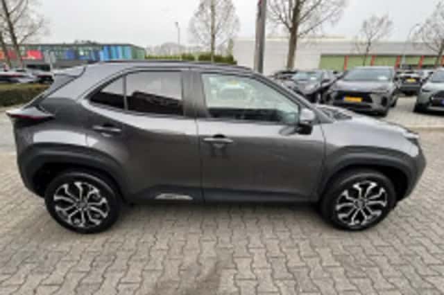 Toyota Yaris Cross (2025) thumbnail 6