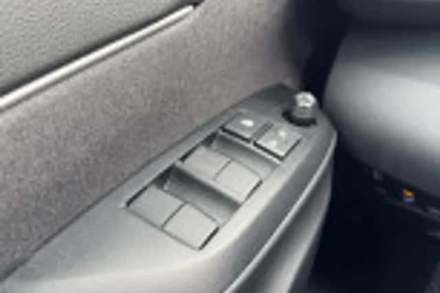 Toyota Yaris Cross (2025) thumbnail 60