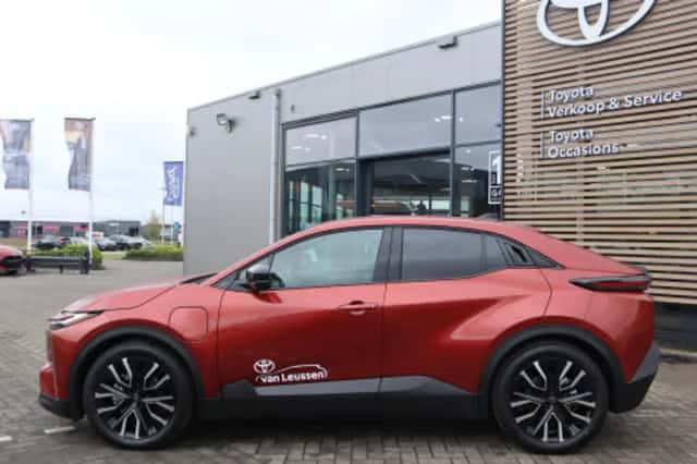 Toyota C hr (2026) thumbnail 2