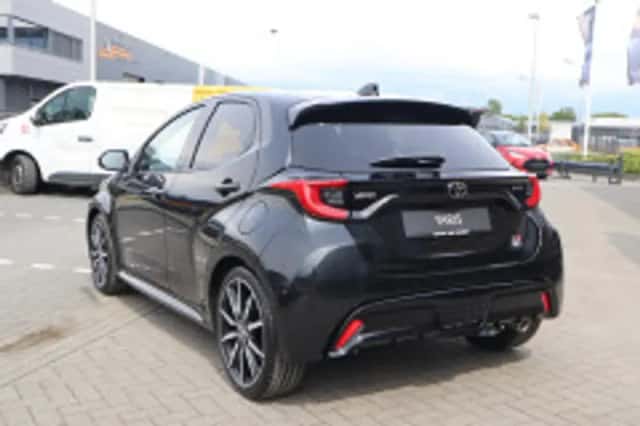 Toyota Yaris (2026) thumbnail 3