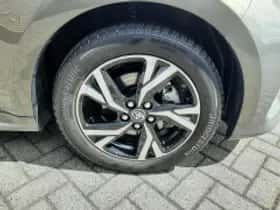Toyota Yaris (2025) thumbnail 3