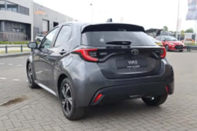 Toyota Yaris (2025) thumbnail 3