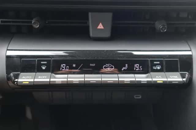 Toyota C hr (2025) thumbnail 37