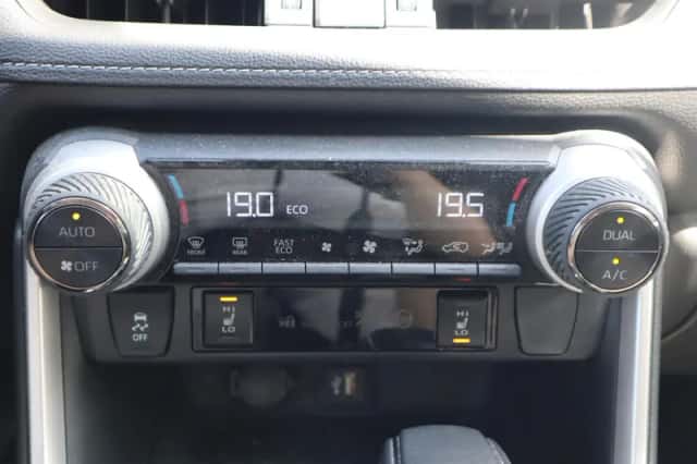 Toyota RAV4 (2024) thumbnail 39
