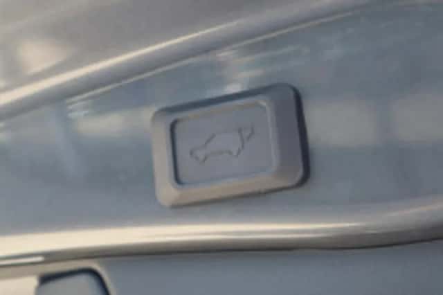 Toyota RAV4 (2024) thumbnail 6