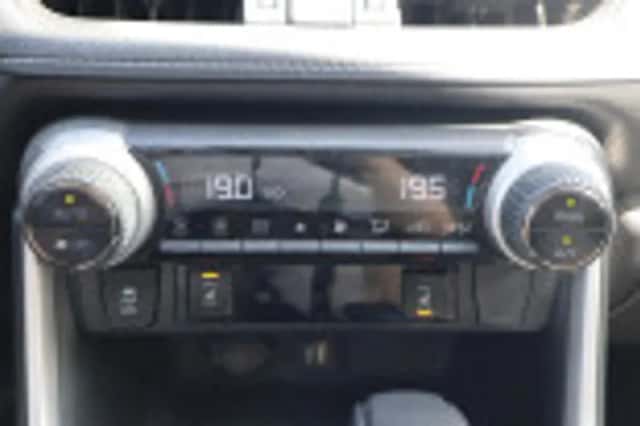 Toyota RAV4 (2024) thumbnail 77