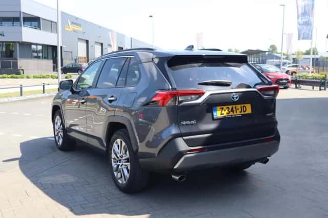 Toyota RAV4 (2024) thumbnail 9