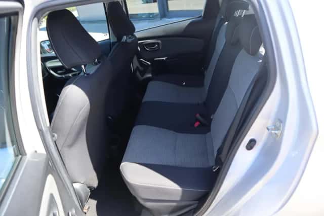 Toyota Yaris (2016) thumbnail 19