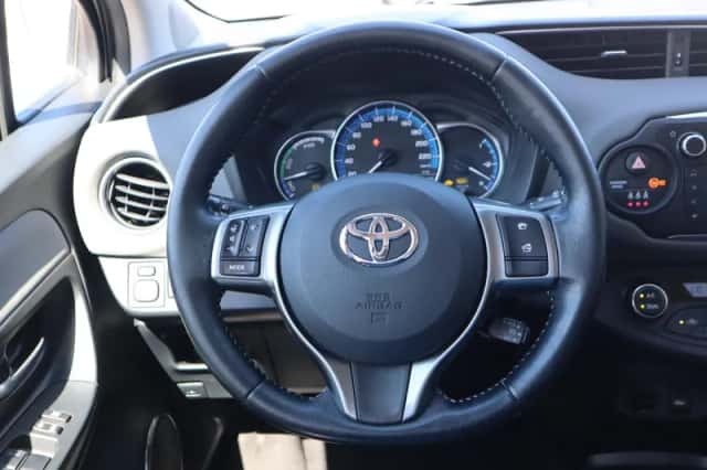 Toyota Yaris (2016) thumbnail 21