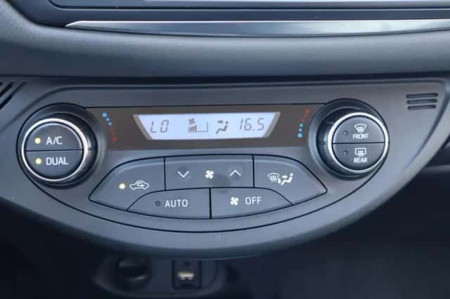 Toyota Yaris (2016) thumbnail 34