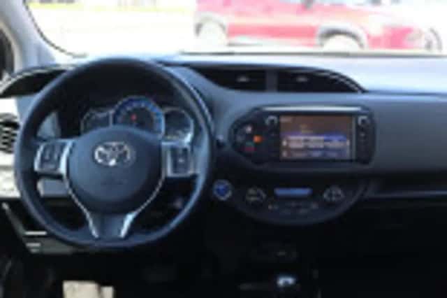 Toyota Yaris (2016) thumbnail 51