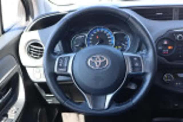 Toyota Yaris (2016) thumbnail 52