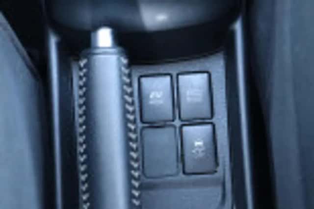 Toyota Yaris (2016) thumbnail 63