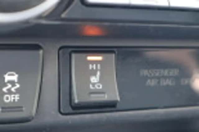 Toyota RAV4 (2019) thumbnail 69