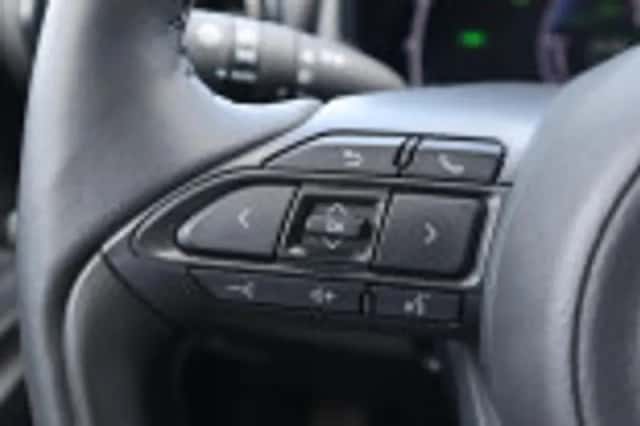 Toyota Yaris Cross (2025) thumbnail 64
