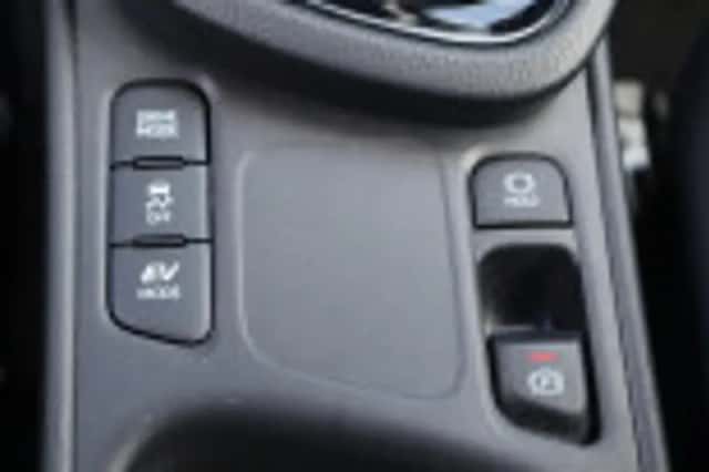 Toyota Yaris Cross (2025) thumbnail 76