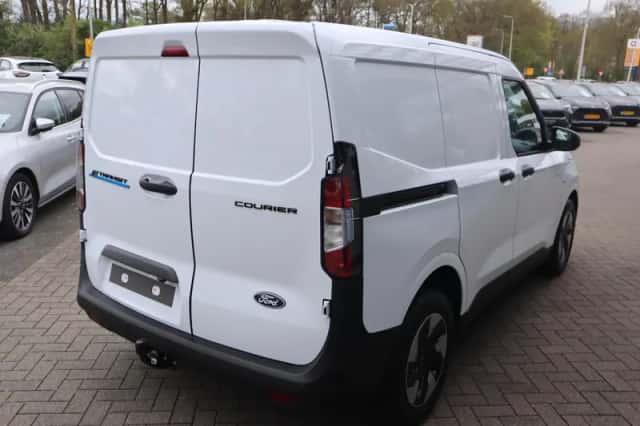Ford E transit courier (2026) thumbnail 14