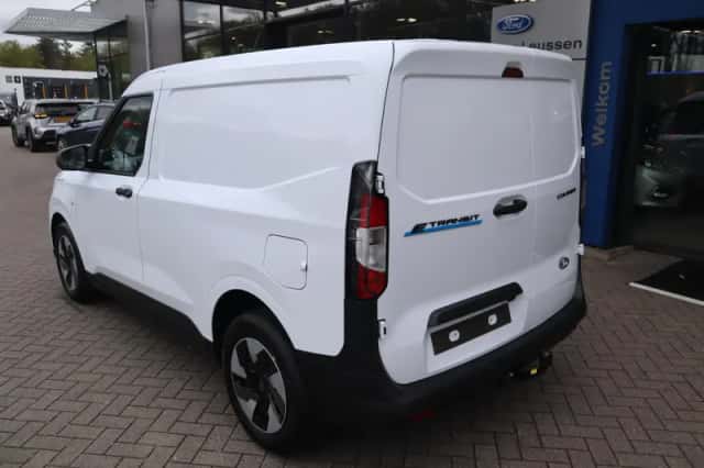 Ford E transit courier (2026) thumbnail 9