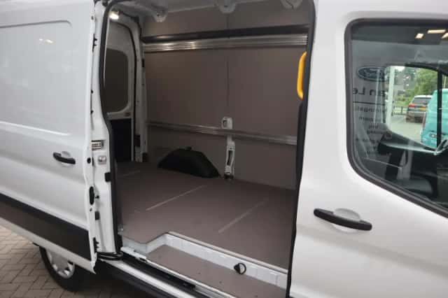 Ford E transit (2025) thumbnail 16
