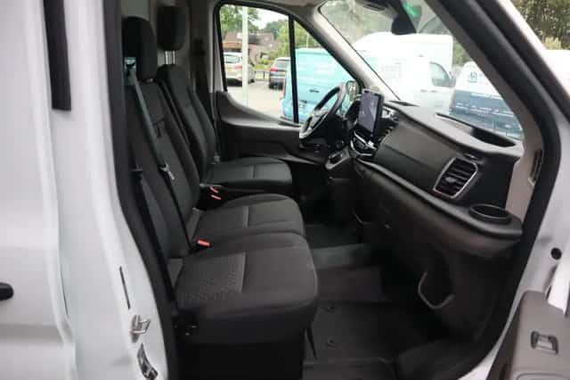 Ford E transit (2025) thumbnail 15