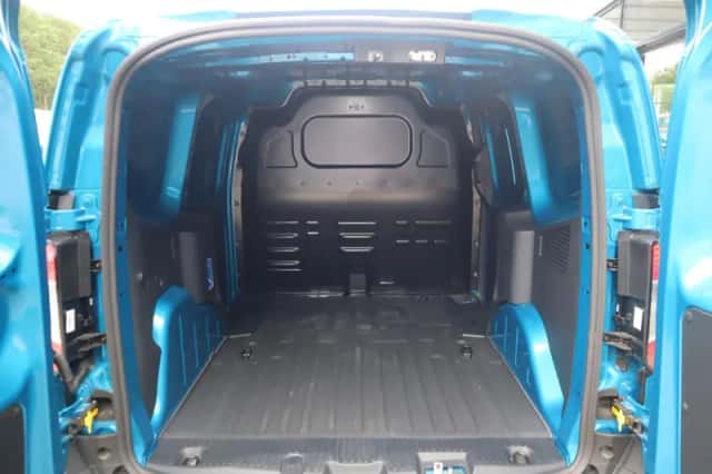 Ford E transit courier (2025) thumbnail 13