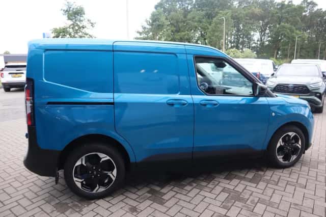 Ford E transit courier (2025) thumbnail 15