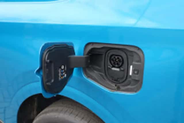 Ford E transit courier (2025) thumbnail 4