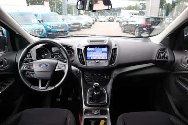 Ford Kuga (2019) thumbnail 22