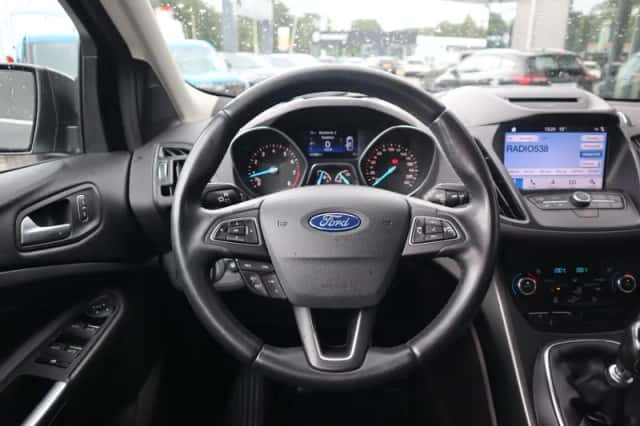 Ford Kuga (2019) thumbnail 23