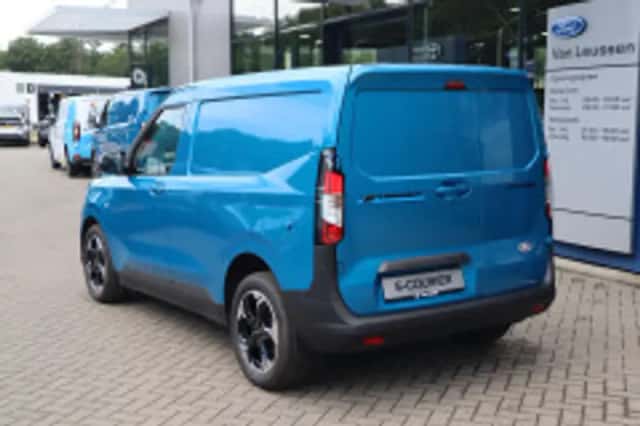 Ford Transit Courier (2025) thumbnail 3