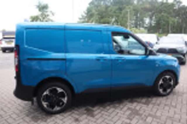 Ford E transit courier (2025) thumbnail 50
