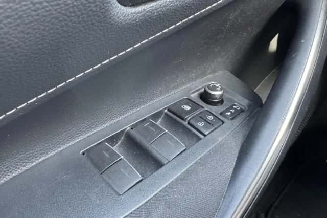 Toyota Corolla (2019) thumbnail 29
