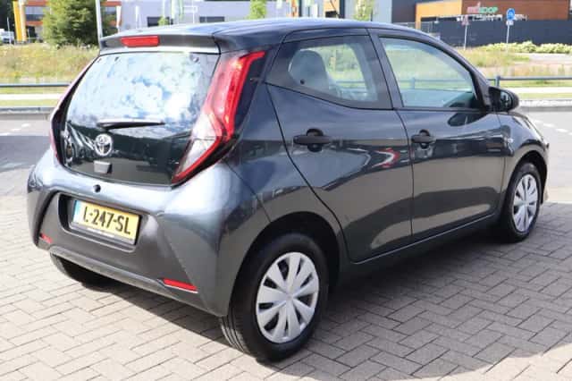 Toyota Aygo (2021) thumbnail 12