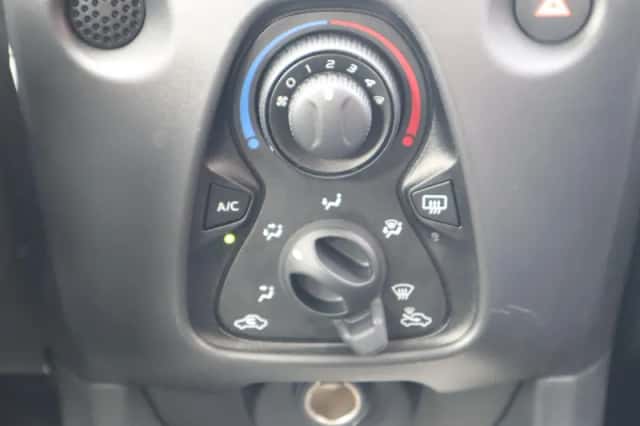 Toyota Aygo (2021) thumbnail 17