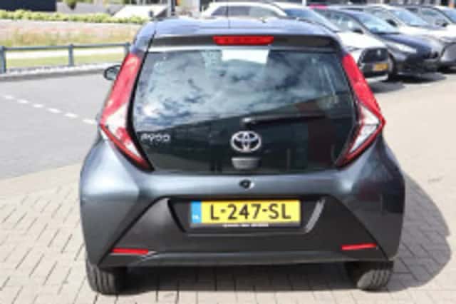 Toyota Aygo (2021) thumbnail 4