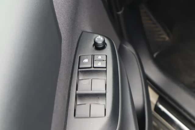 Toyota Yaris Cross (2025) thumbnail 23