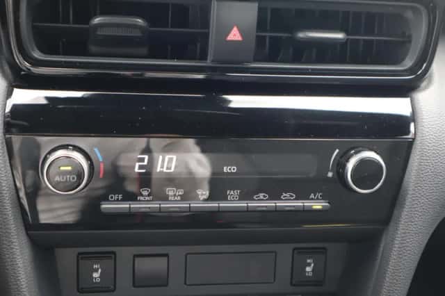 Toyota Yaris Cross (2025) thumbnail 35