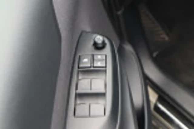 Toyota Yaris Cross (2025) thumbnail 56