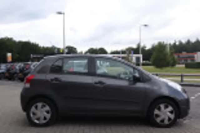 Toyota Yaris (2010) thumbnail 35