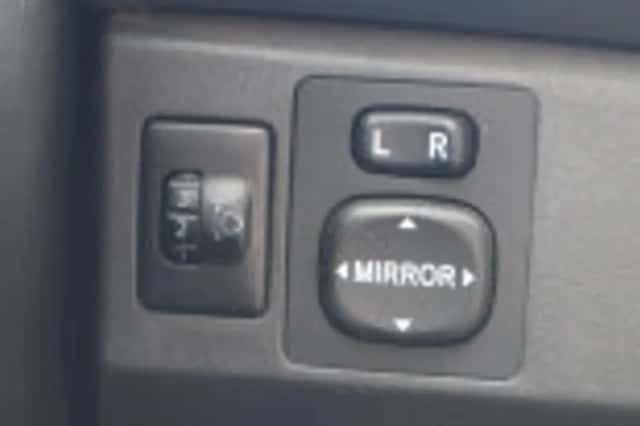 Toyota Yaris (2010) thumbnail 45