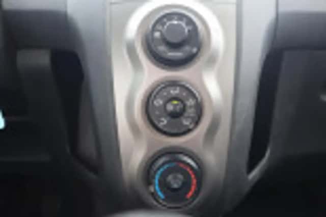 Toyota Yaris (2010) thumbnail 47
