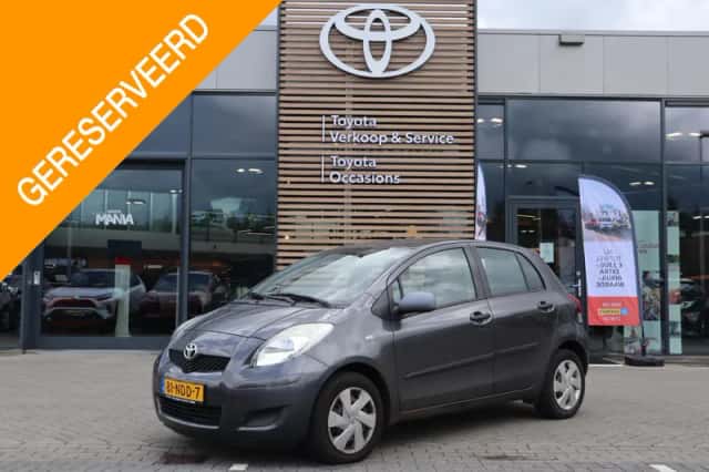 Toyota Yaris (2010) thumbnail 7